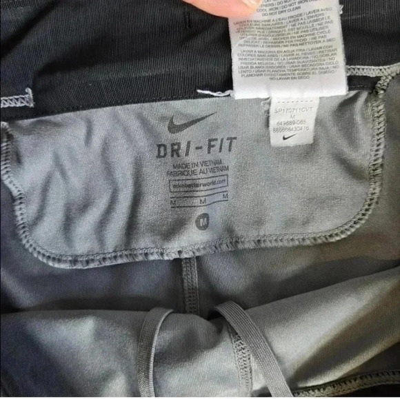 Nike Dri-Fit workout set Grey tank top Capri leggings sz S and M - Picture 9 of 12